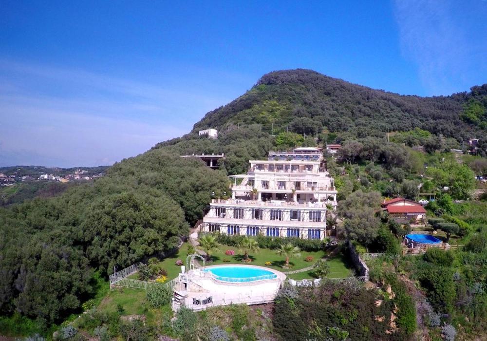 Caposperone Resort Palmi Exteriér fotografie